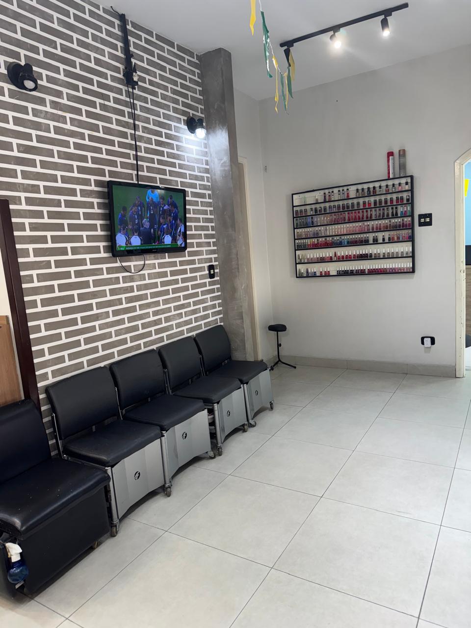 Área de espera e manicure — Belezaria ProvoQ